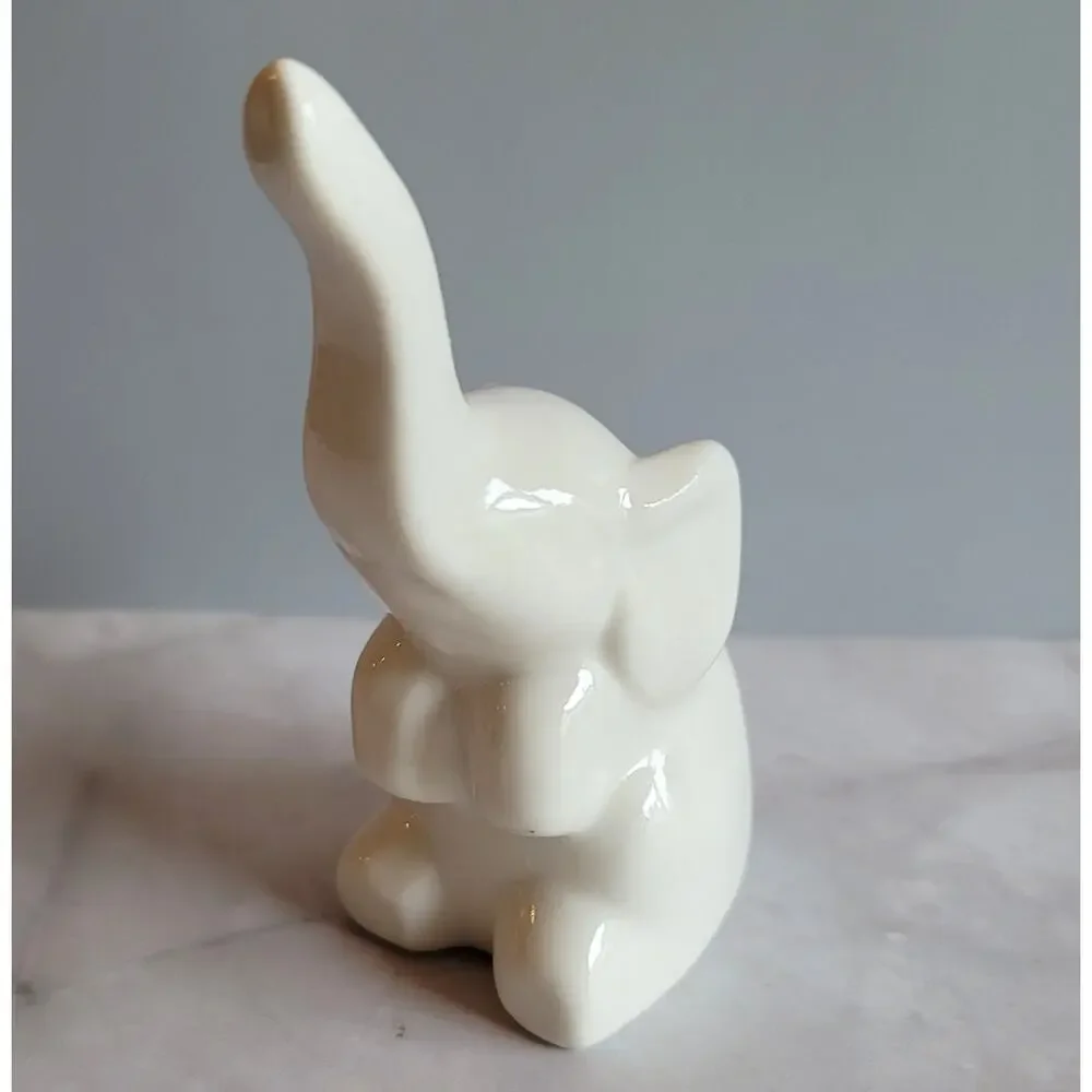 White Ceramic Elephant Ring Holder 3-1/2